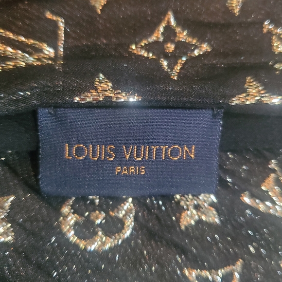 Louis Vuitton Monogram So Glitter Stole Scarf/Shawl - Picture 11 of 15